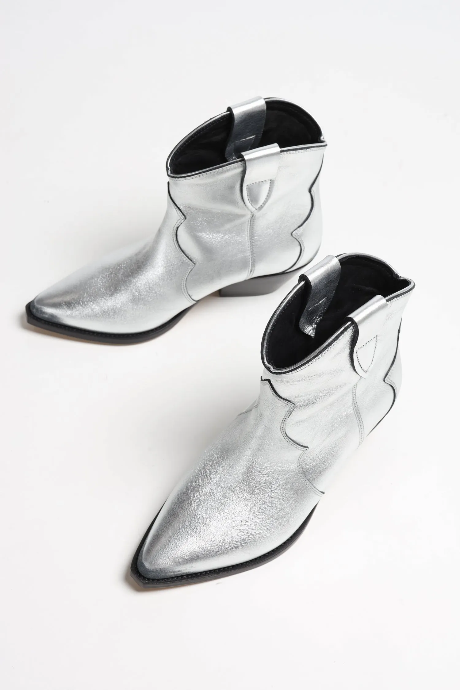 Boots Dewina in Silber