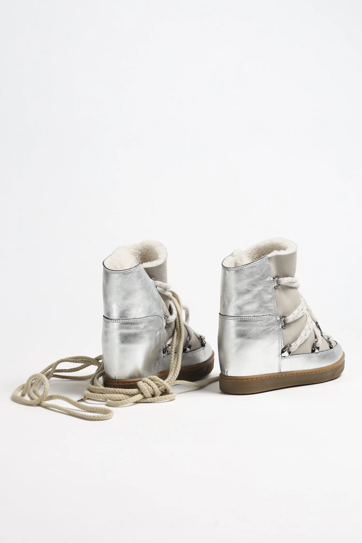 Boots Nowles in Silber