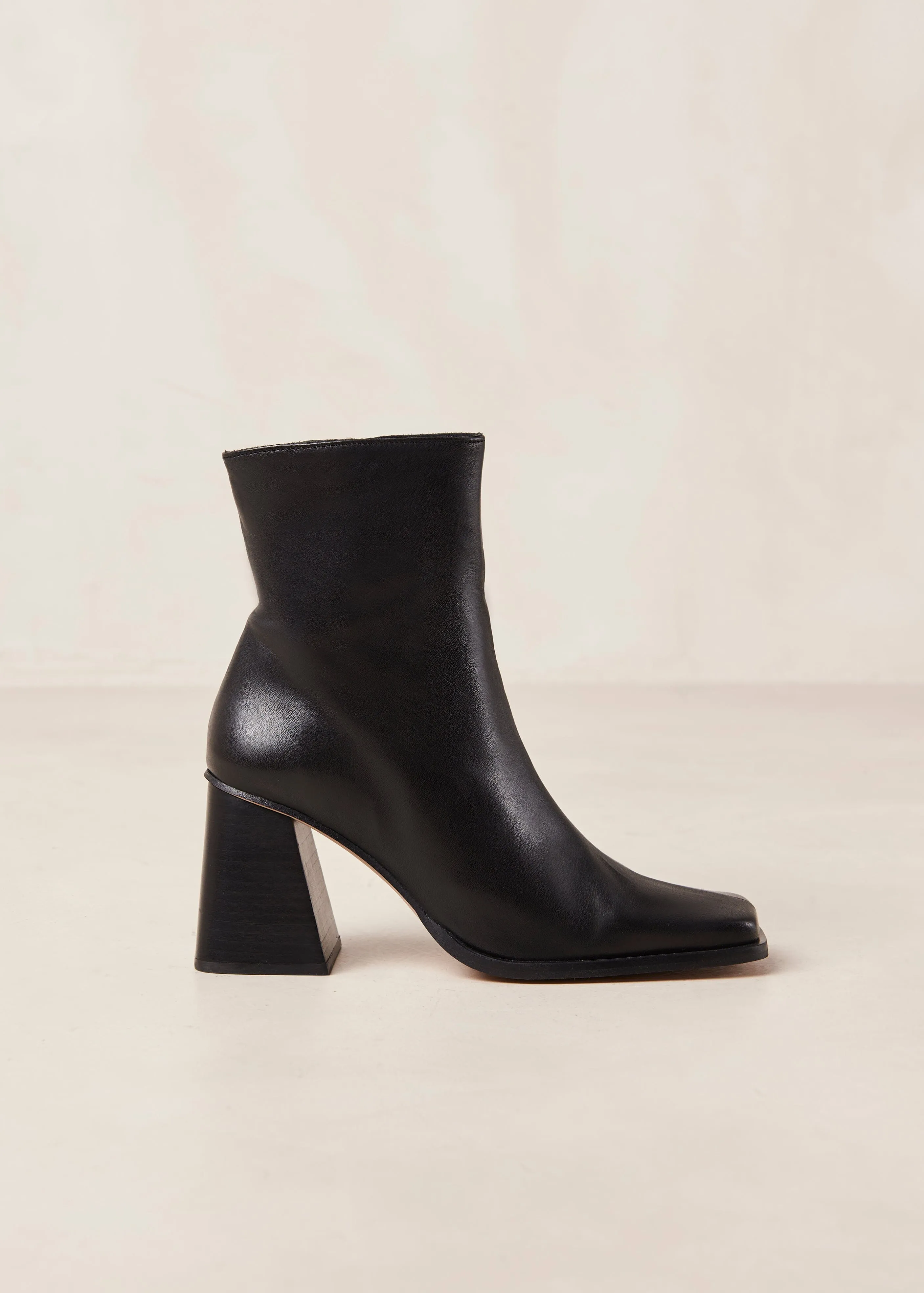 South Black Leather Ankle Boots